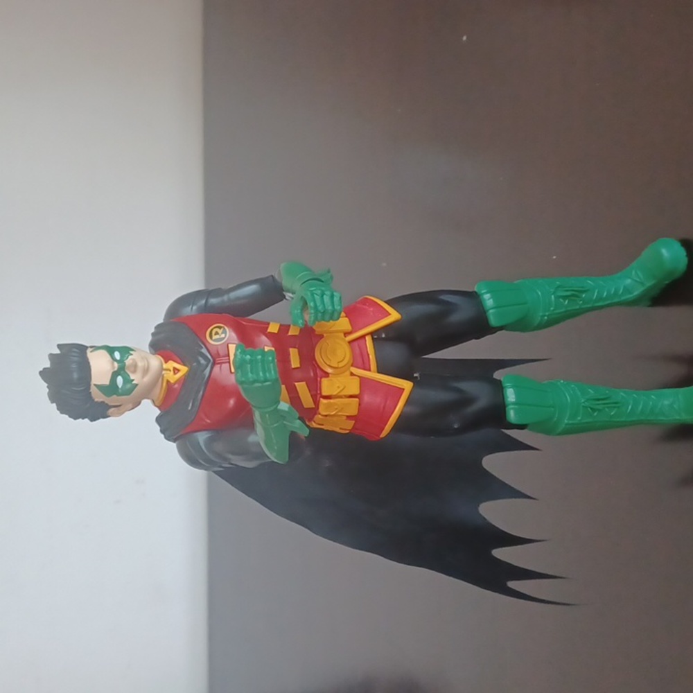 DC   Robin   good  condition